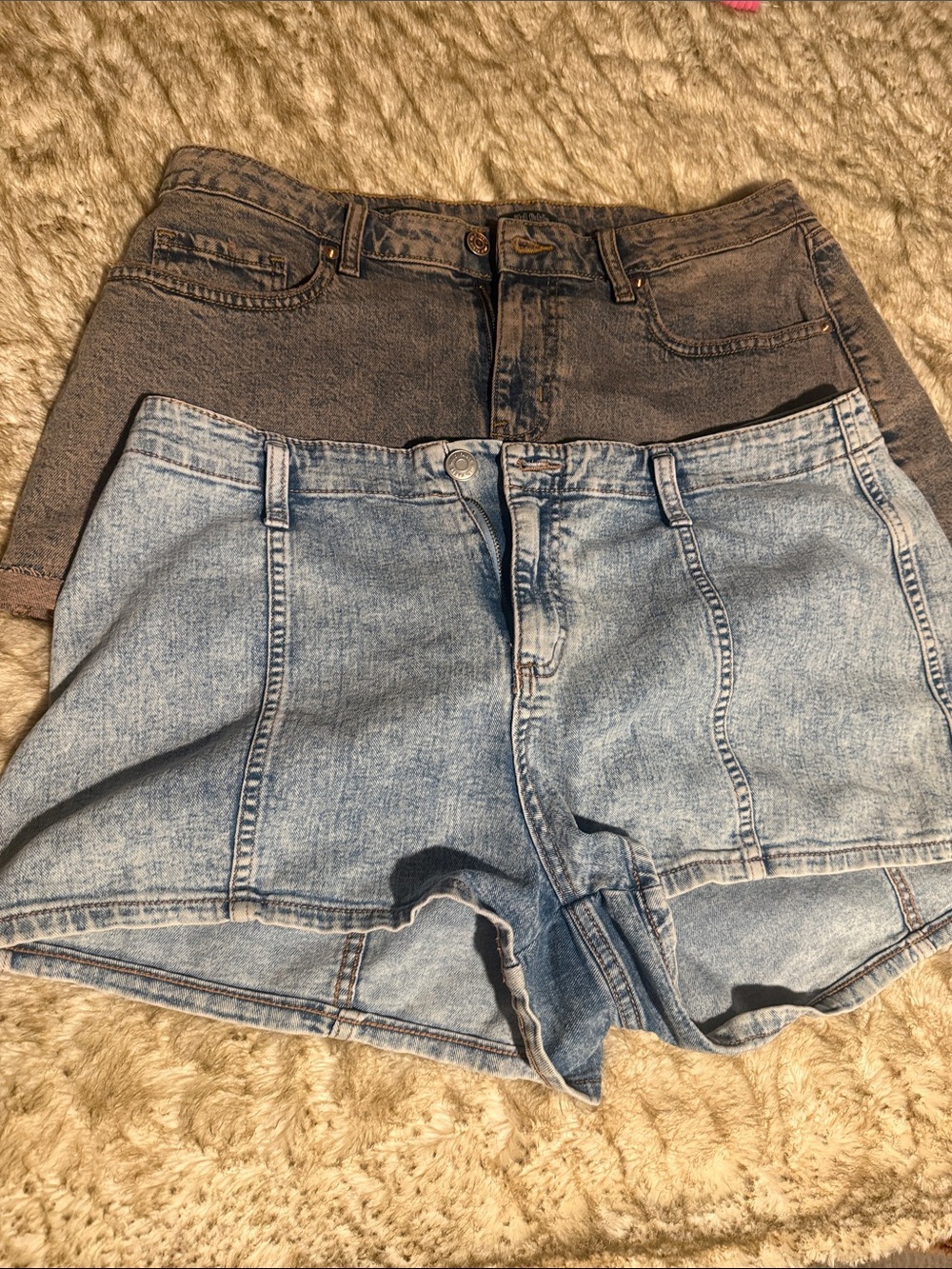 2 Pairs of Large Shorts new.. no tags